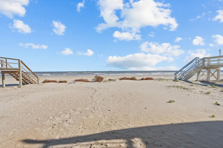 103 W Palm Street, Surfside Beach, TX 77541 - #3