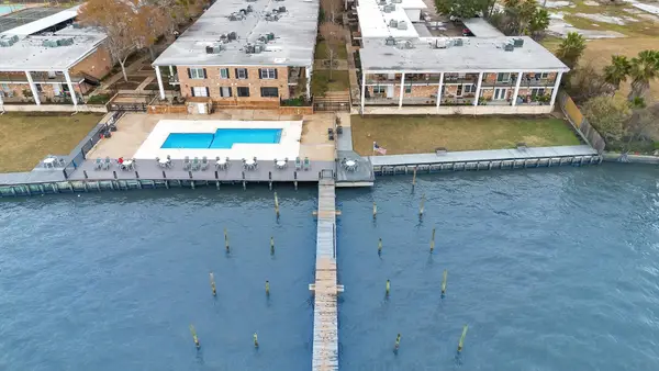 3535 Nasa Rd 1 #64, Seabrook, TX 77586