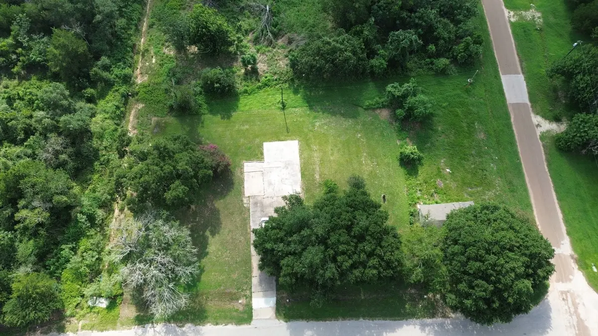 210 5th Street, Hempstead, TX 77445 - #1