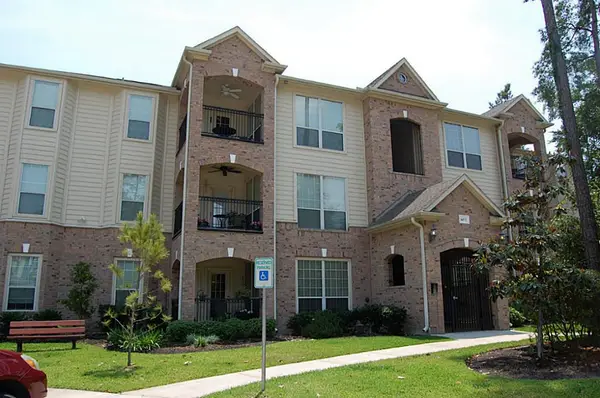 6607 Lake Woodlands Dr #531, The Woodlands, TX 77382