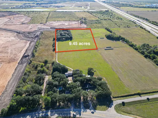 412 Fm 360 Road, Beasley, TX 77417