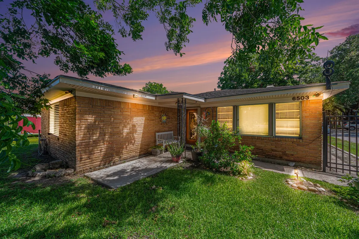 6503 Sharon Lane, Hitchcock, TX 77563 - #1