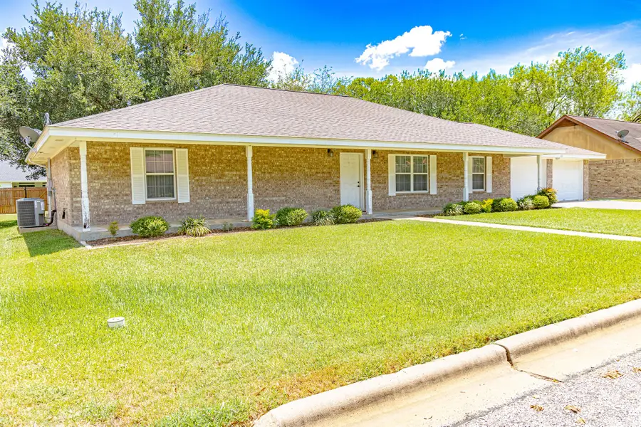 216 E Montana Drive, Shiner, TX 77984 - #3