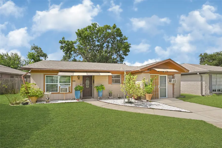 4930 Teton Street, Houston, TX 77033 - #2