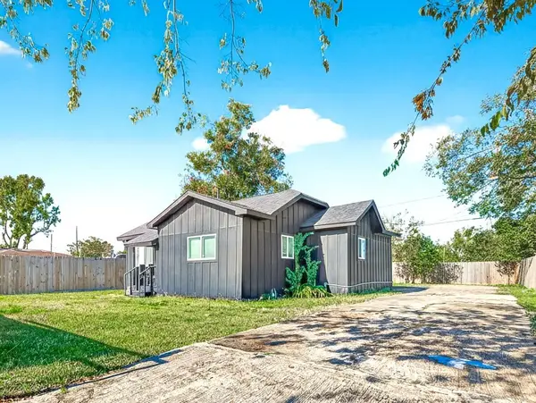 978 Saint Clair Street, Houston, TX 77088