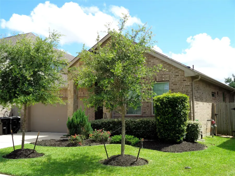 1734 Yaupon Trail Court, Alvin, TX 77511 - #2