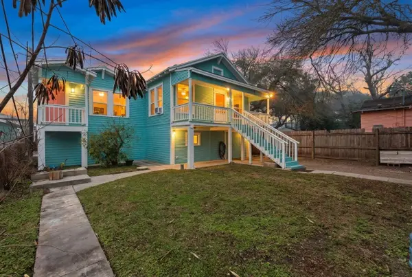 4728 Avenue R 1/2, Galveston, TX 77551