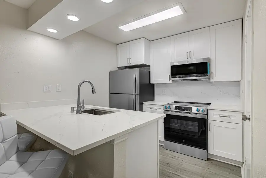 8201 Richmond Avenue #10, Houston, TX 77063 - Image #3