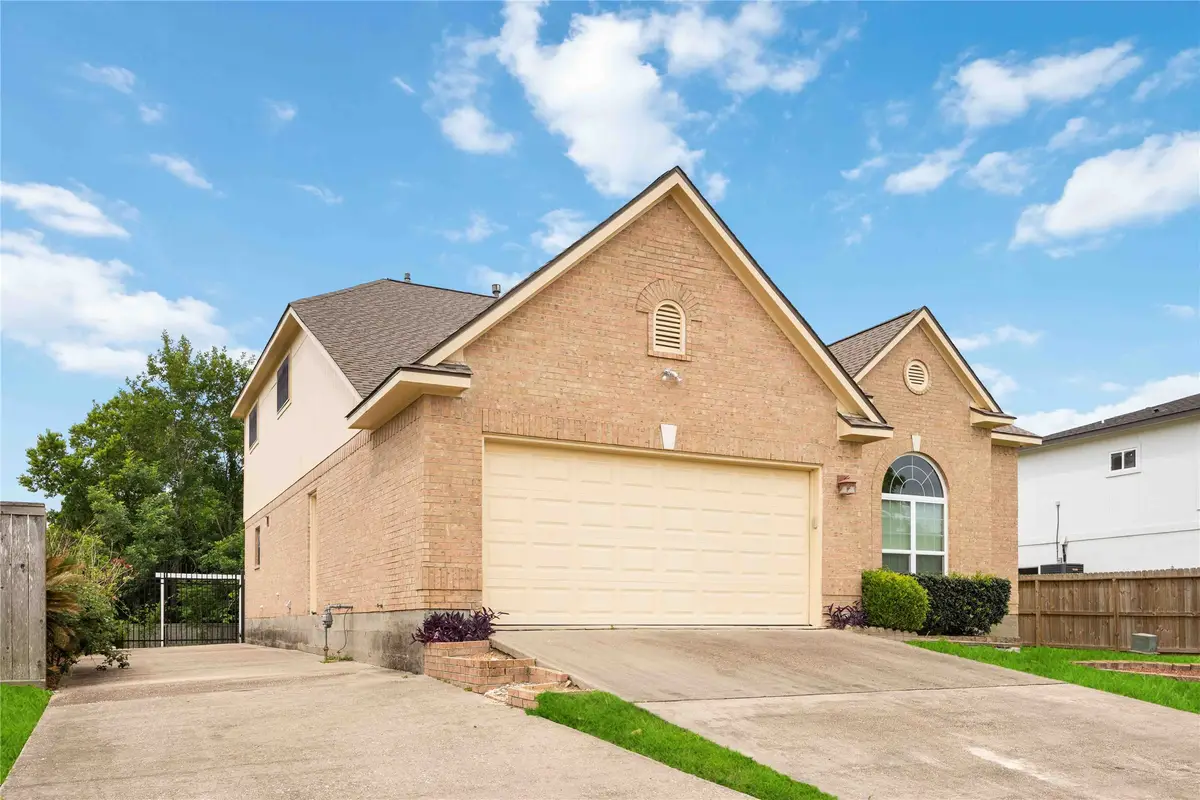 5498 Appleblossom Lane, Friendswood, TX 77546 - #1