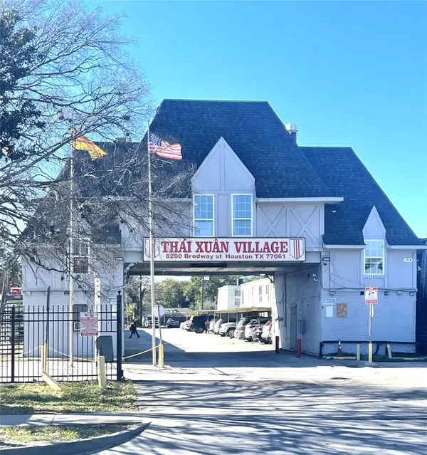 8200 Broadway Street #806 S, Houston, TX 77061