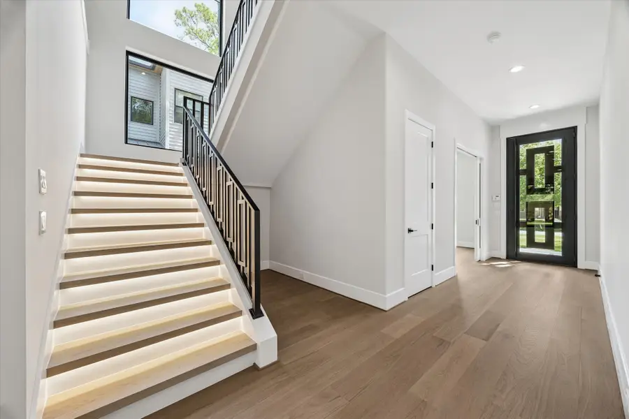 1014 Gardenia Drive, Houston, TX 77018 - Image #3