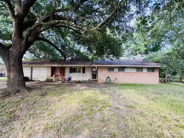 140 East Street, Liberty, TX 77575