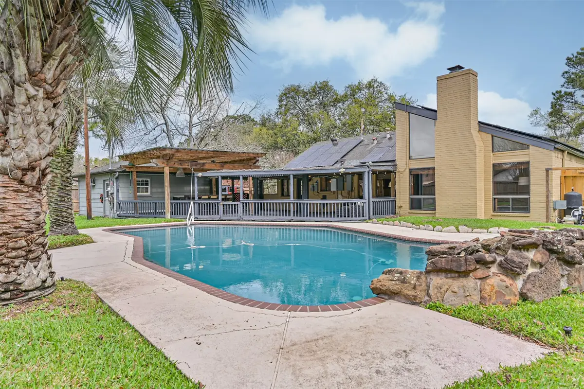 910 Evergreen Drive, Friendswood, TX 77546 - #1