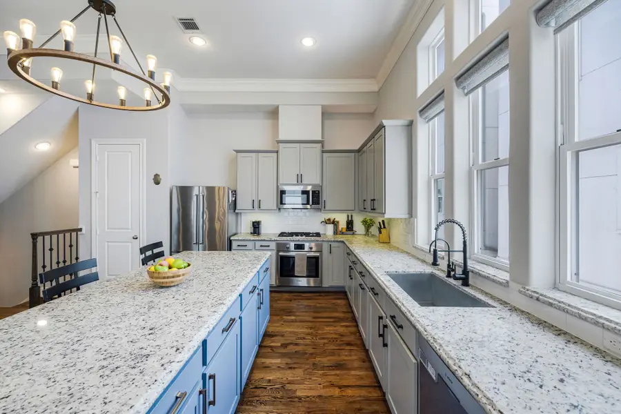 253 E 27th Street, Houston, TX 77008 - #2