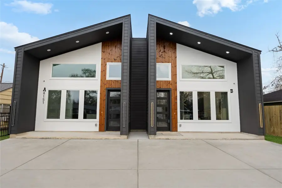 8151 Glenhollow Drive, Houston, TX 77033 - #2