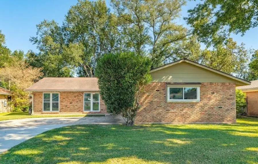 820 Perry Street, Angleton, TX 77515 - #3