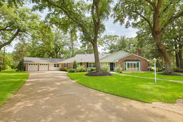 5911 Masters Drive, Houston, TX 77069