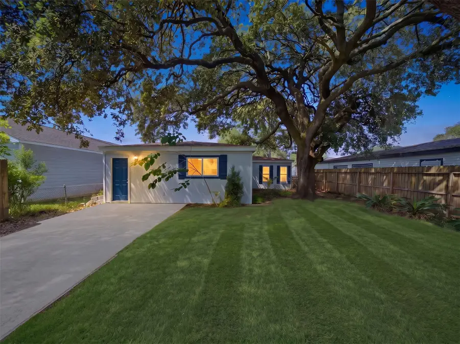 417 13th Avenue N, Texas City, TX 77590 - #2