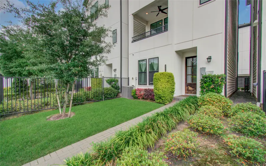 2818 Grand Fountains Drive #B, Houston, TX 77054 - #3
