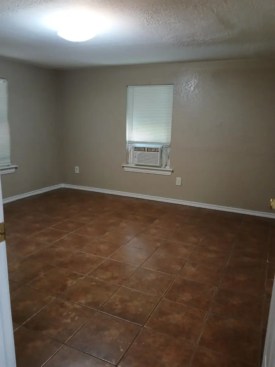 6113 Avenue Q 1/2, Galveston, TX 77551 - Image #3