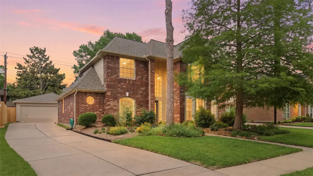 13615 Robin Hill Court, Houston, TX 77059 - #1