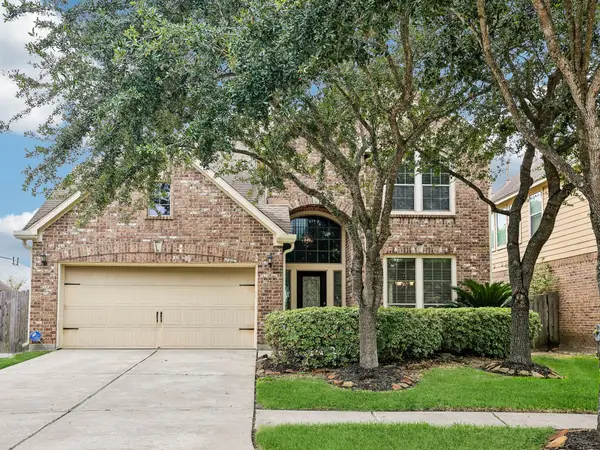 3104 Rock Brook Falls Lane, League City, TX 77573
