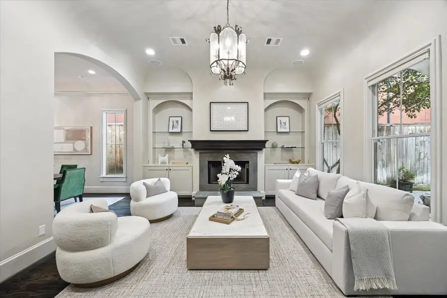 2145 Fairview Avenue, Houston, TX 77019 - Image #2