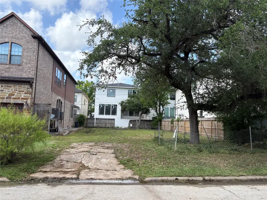 4304 Holt, Bellaire, TX 77401 - #2