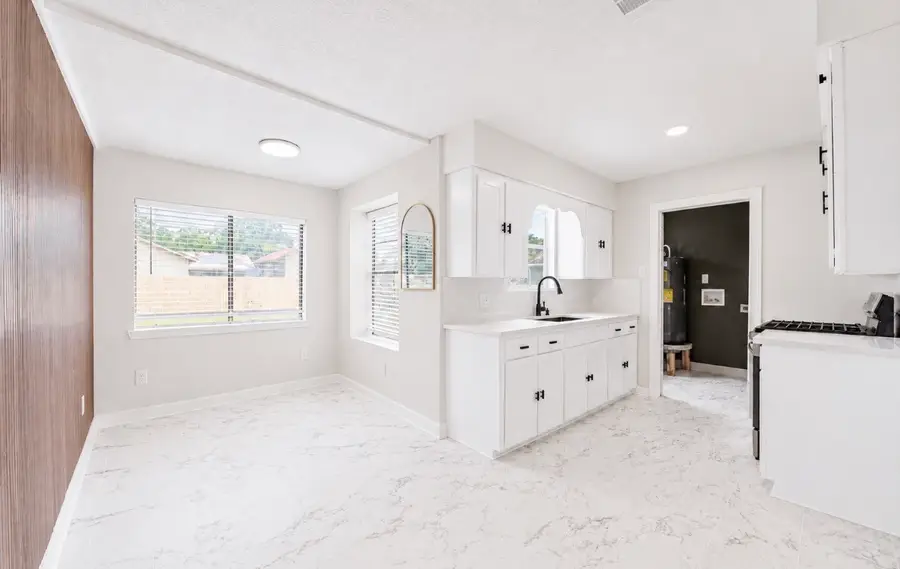 5618 Southbrook Street, Houston, TX 77033 - #2