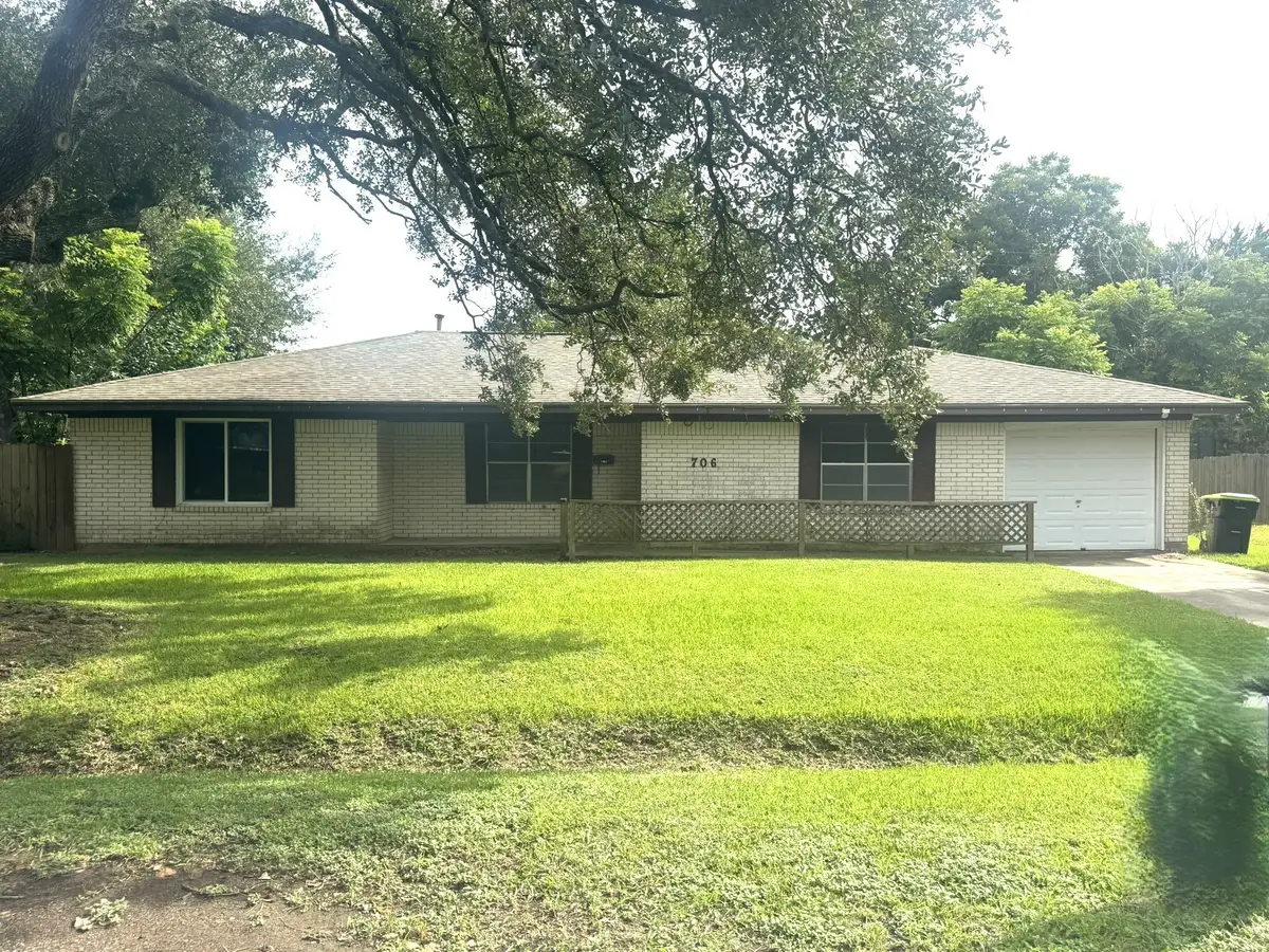 706 University Avenue, Wharton, TX 77488 - #1