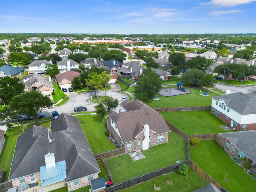 10326 Low Bridge Lane, Sugar Land, TX 77498 - Image #2