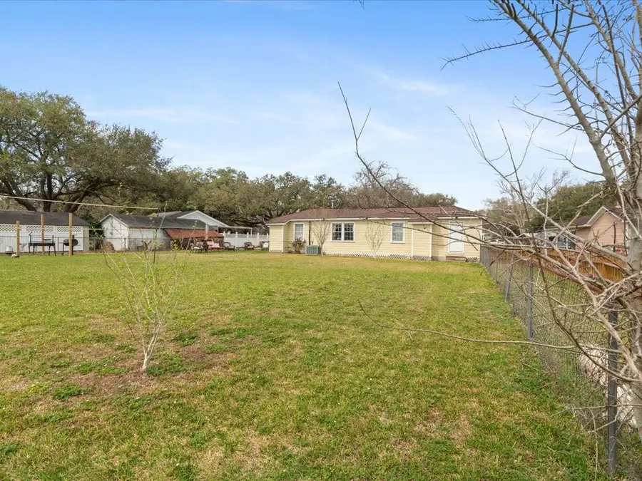 518 Sunny Lane, Wharton, TX 77488 - #3