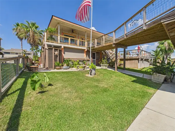 1067 Redfish Street, Bayou Vista, TX 77563