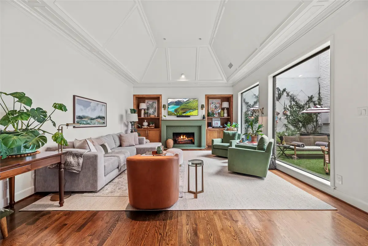 987 S Post Oak Lane, Houston, TX 77056 - Image #1