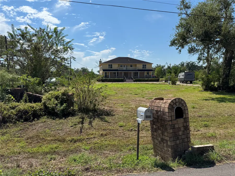 325 County Road 201, Angleton, TX 77515 - #2