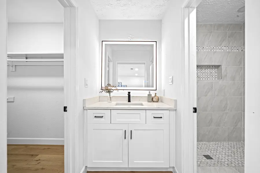 8726 Wilcrest Drive #8726, Houston, TX 77099 - Image #3