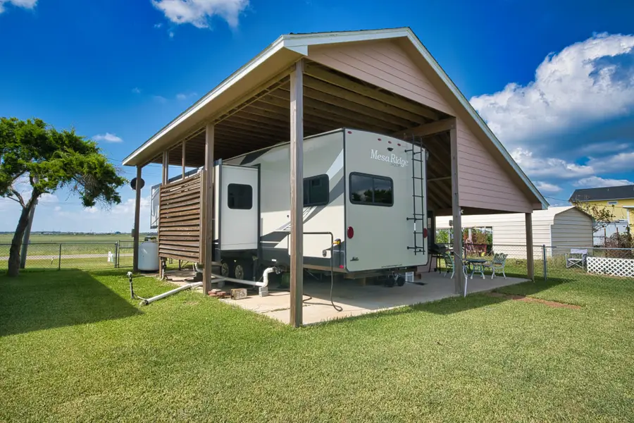 867 County Road 299, Sargent, TX 77414 - #3