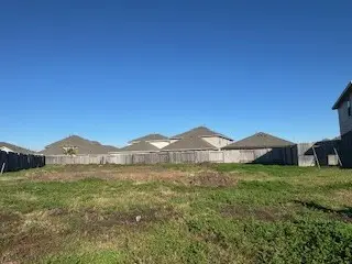 9 Riverwood Circle Court, Angleton, TX 77515 - Image #2