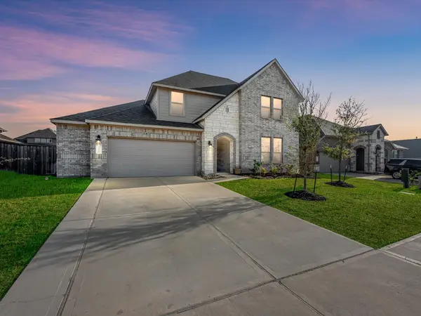 20156 Bushwick Falls Drive, Montgomery, TX 77316