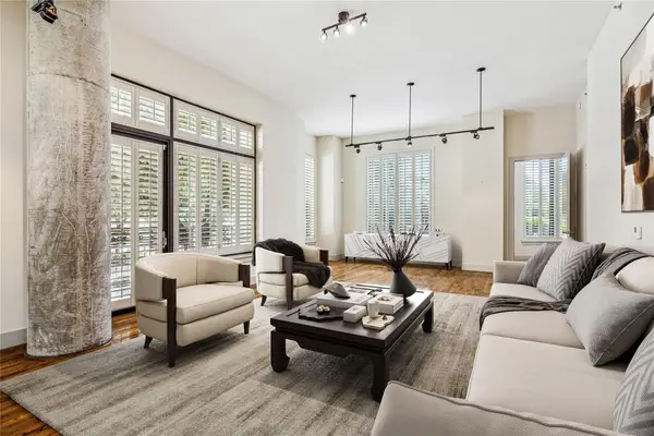 5005 Hidalgo Street #208, Houston, TX 77056