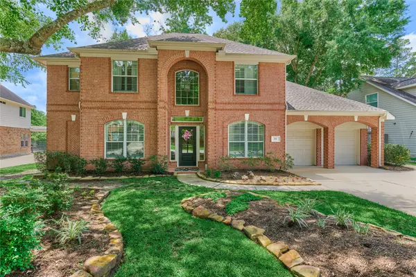 11 Filigree Pines Place, The Woodlands, TX 77382