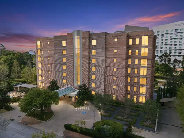 3 Waterway Court #1B, The Woodlands, TX 77380