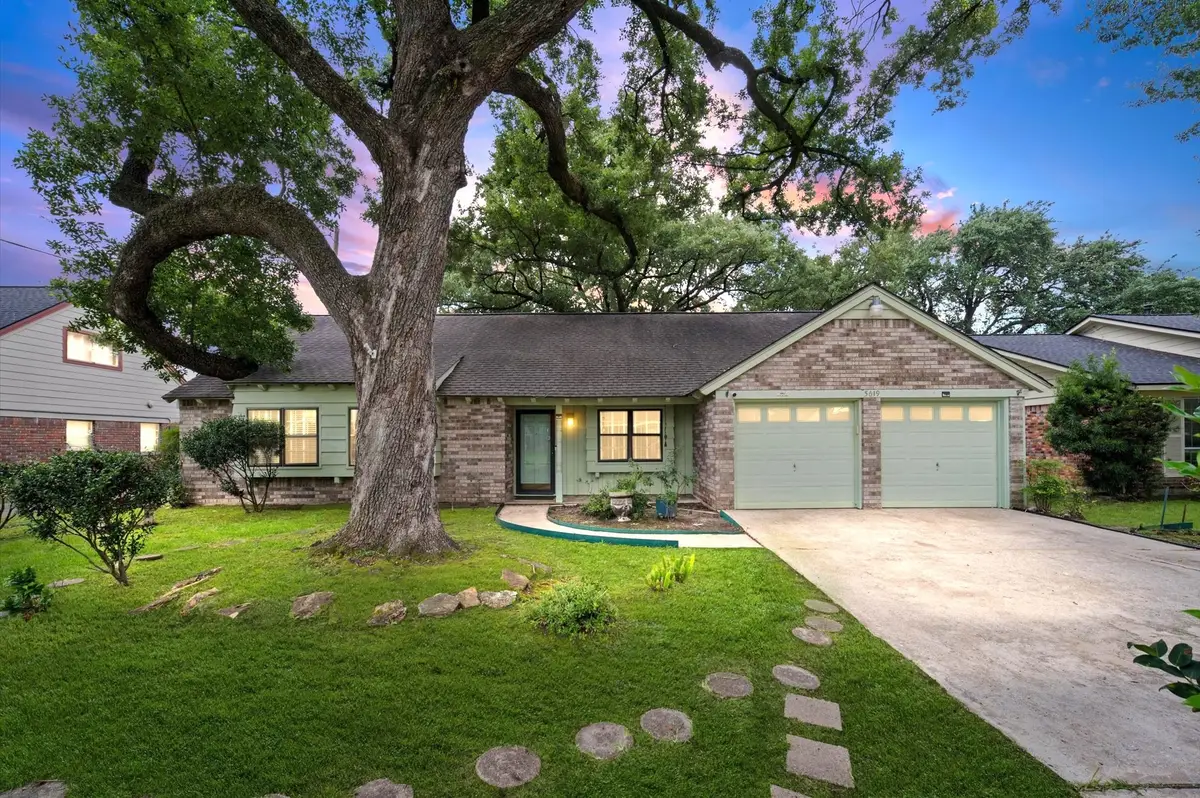 5619 Sheraton Oaks Drive, Houston, TX 77091 - #1
