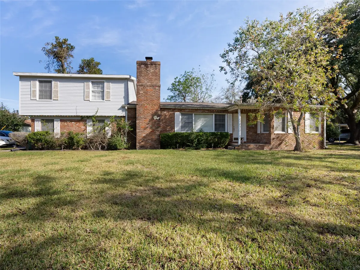 1609 Possum Trot Street, La Marque, TX 77568 - Image #1