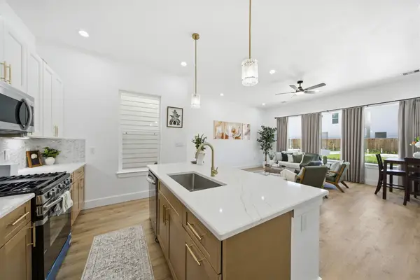 8902 Knoll Leaf Drive, Houston, TX 77080