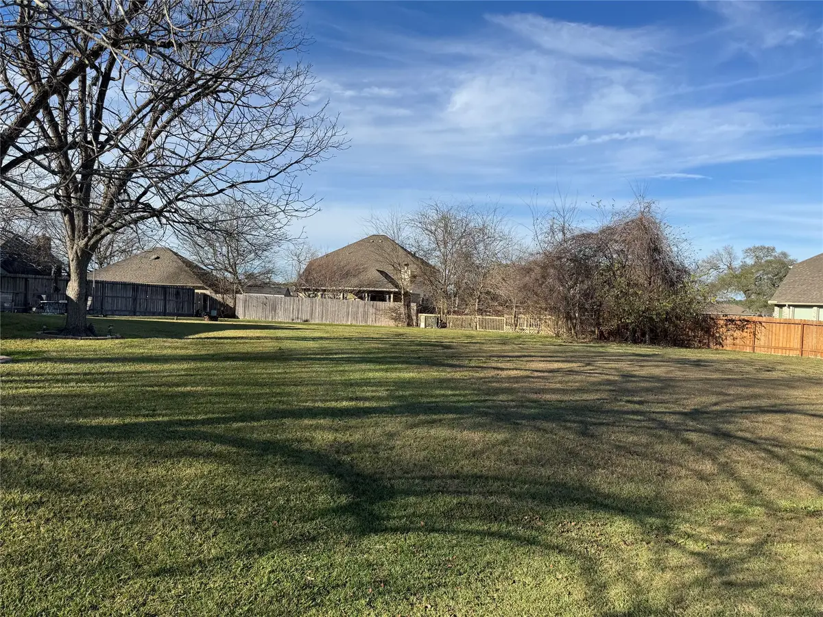 10906 Hillside Drive, Montgomery, TX 77356 - Image #1
