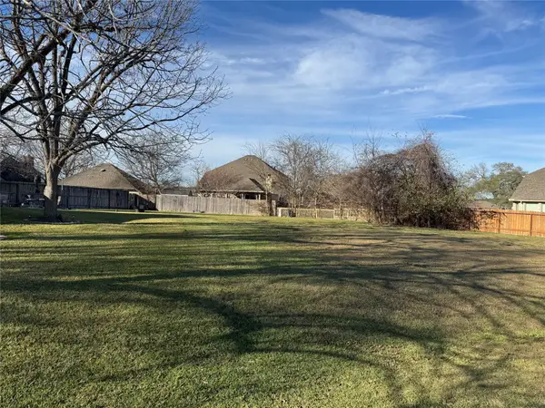 10906 Hillside Drive, Montgomery, TX 77356