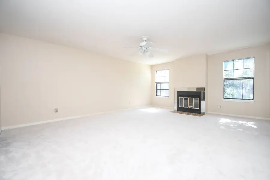 9800 Pagewood Lane #2108, Houston, TX 77042 - #3