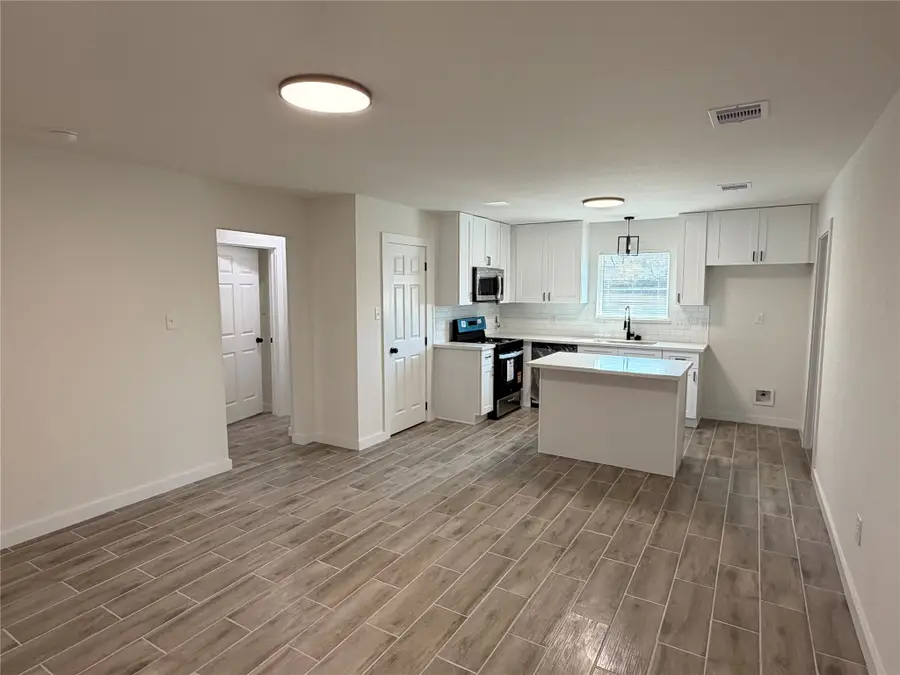 5842 Beldart Street, Houston, TX 77033 - Image #2