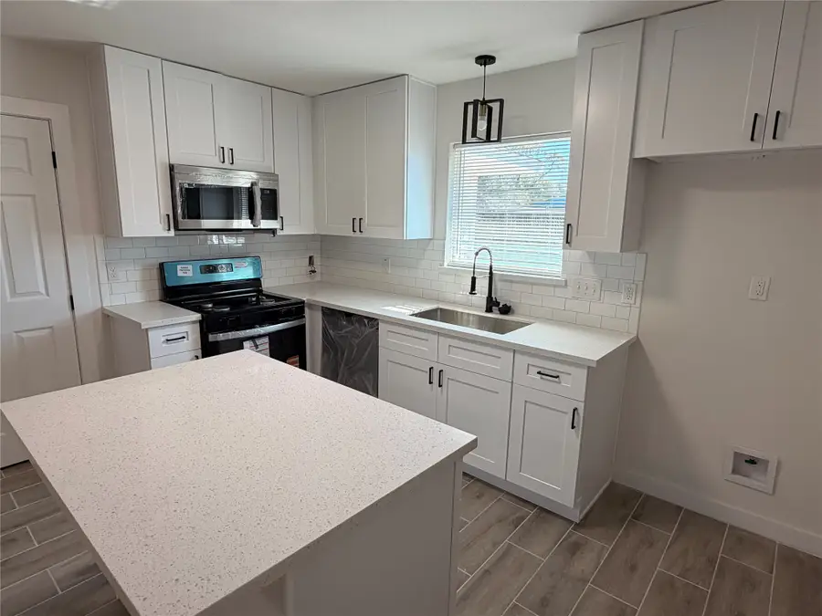 5842 Beldart Street, Houston, TX 77033 - Image #3